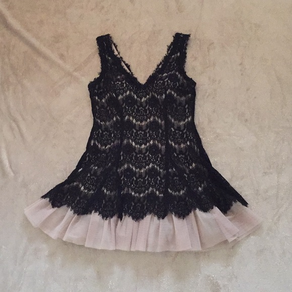 🚨SOLD 🚨 Betsey & Adam Black Lace Dress with Nude Tule - Picture 2 of 7